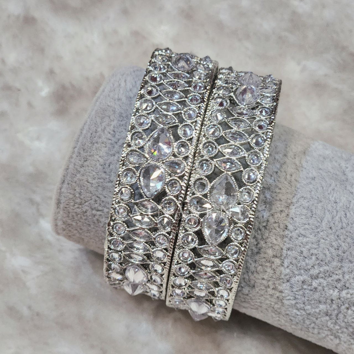 DHANYA - pair of bangles (silver) – Yajnaseni