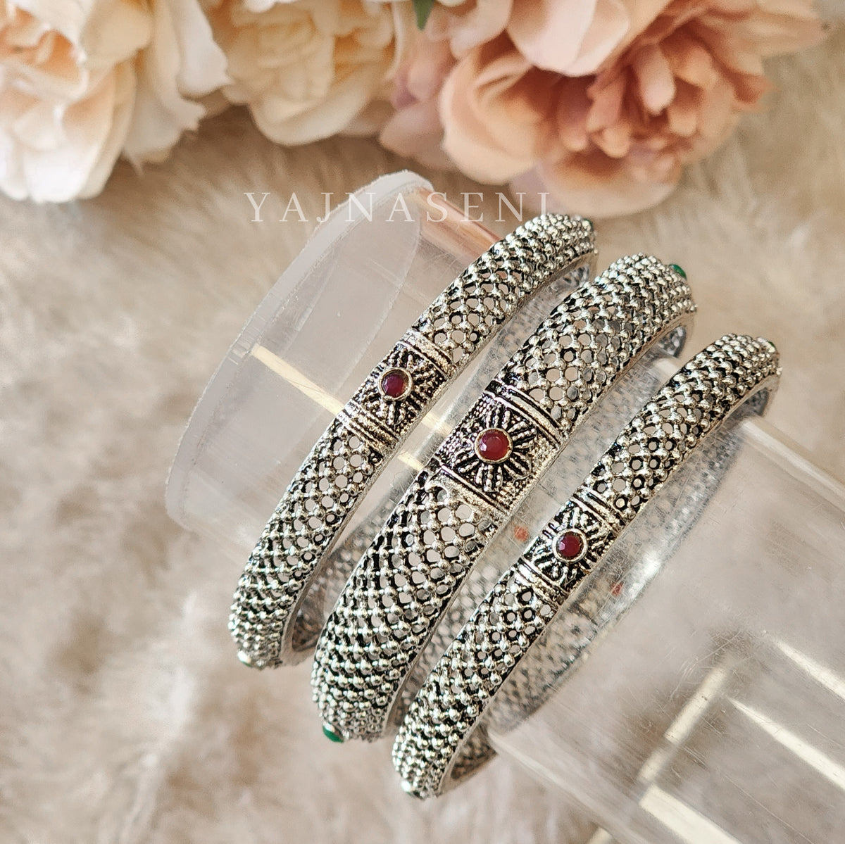 CHARVI - set of 3 bangles (silver) – Yajnaseni