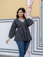 Load image into Gallery viewer, VIHANA [XL/42] - Alia cut x Flared Top (Black)
