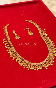REVATHY (long necklace)