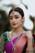 Load image into Gallery viewer, Tikka - JAHANARA (Crystal)
