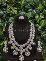 Load image into Gallery viewer, NAINA (necklace) - silver x white
