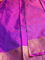 Load image into Gallery viewer, Vaira oosi x Checkered Saree - Purple Garnet (Red Undertone)
