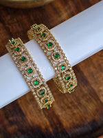 Load image into Gallery viewer, TASHI - pair of bangles (Emerald)
