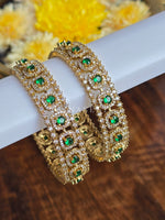 Load image into Gallery viewer, TASHI - pair of bangles (Emerald)
