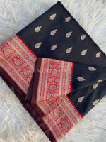 Load image into Gallery viewer, Lichi Silk Saree x Contrast Border : Black x Red
