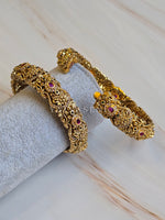 Load image into Gallery viewer, PALLAVI - pair of kada
