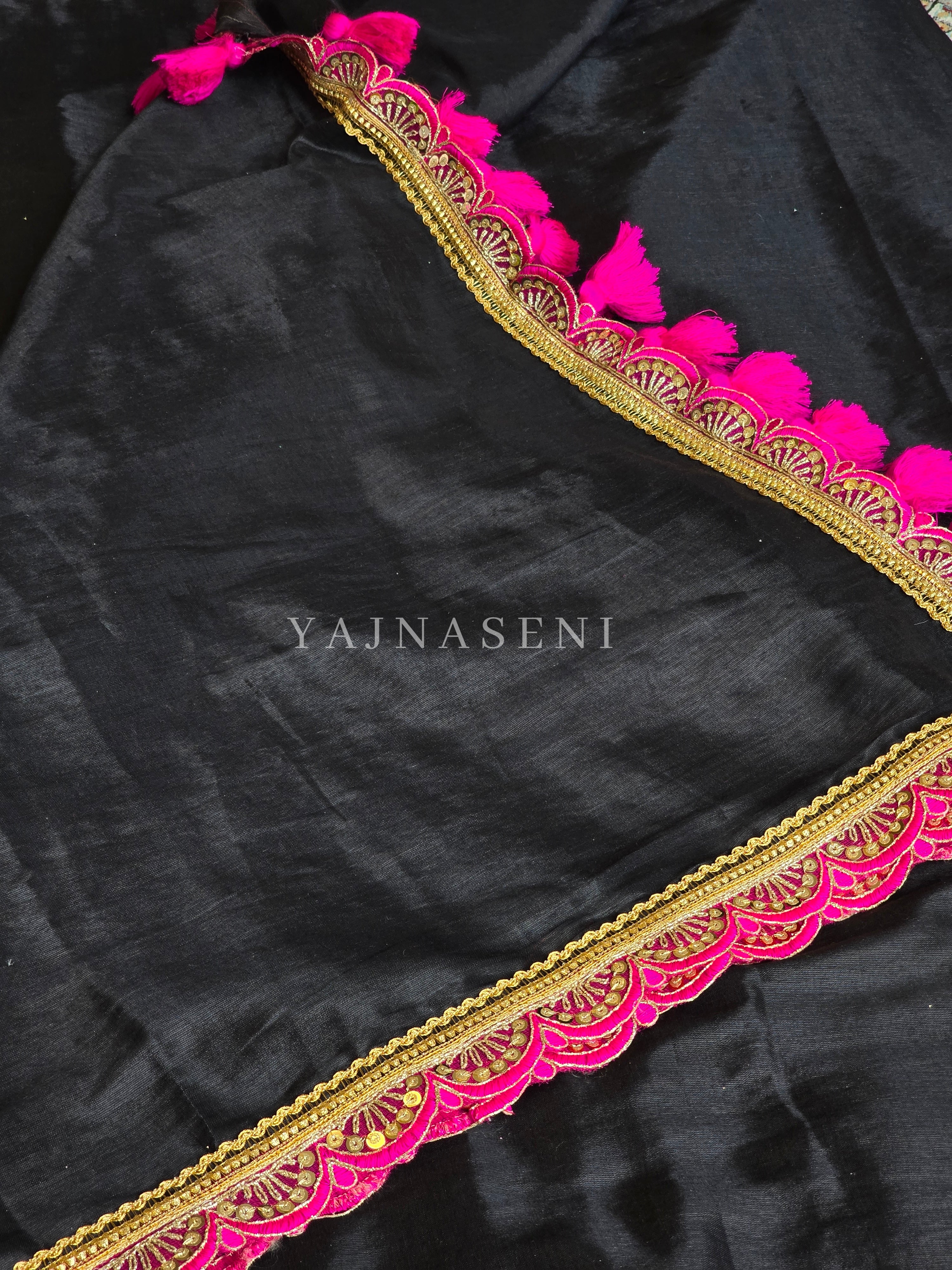 Tissue Saree x Scallop Lace Border : Black x Hot Pink