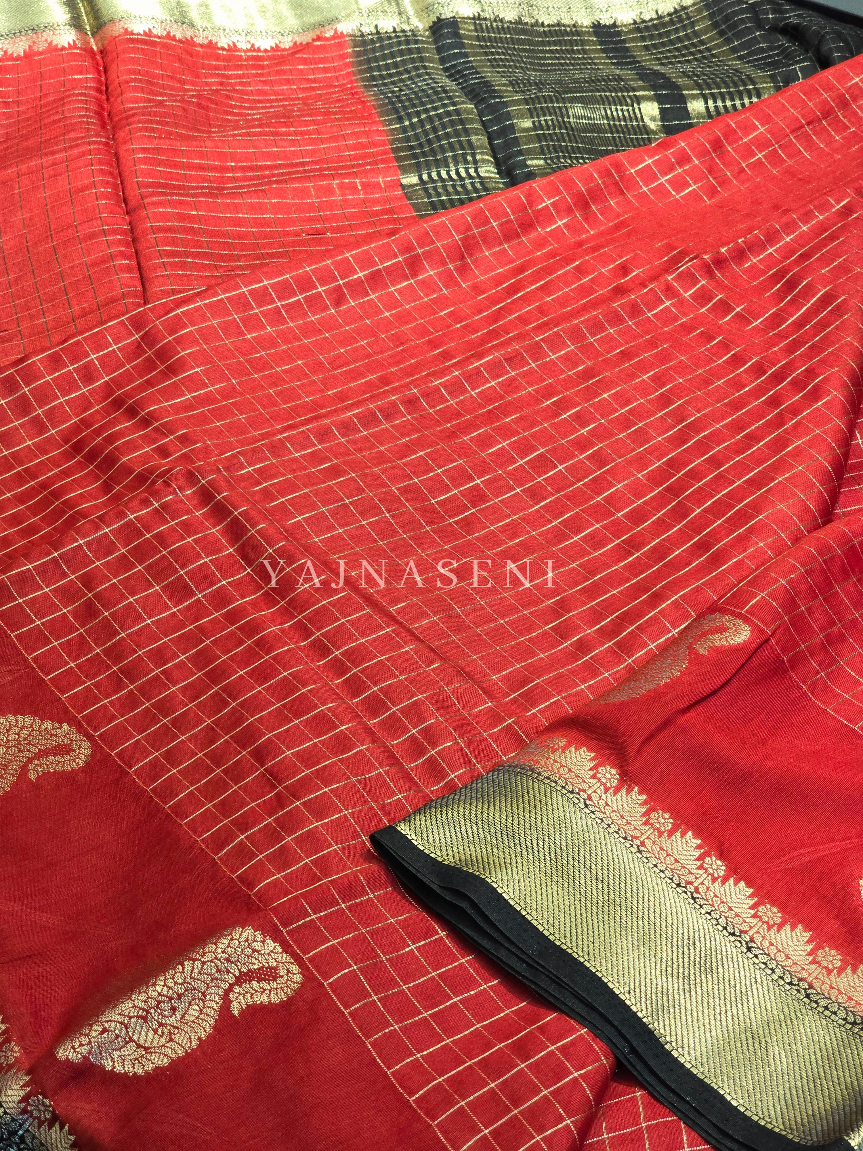 Soft Cotton Silk Checkered Saree x Paisley Motif x Zari Border : Red x Black