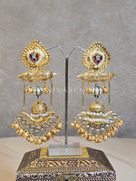 Load image into Gallery viewer, AIRA Earrings (Rani x White)
