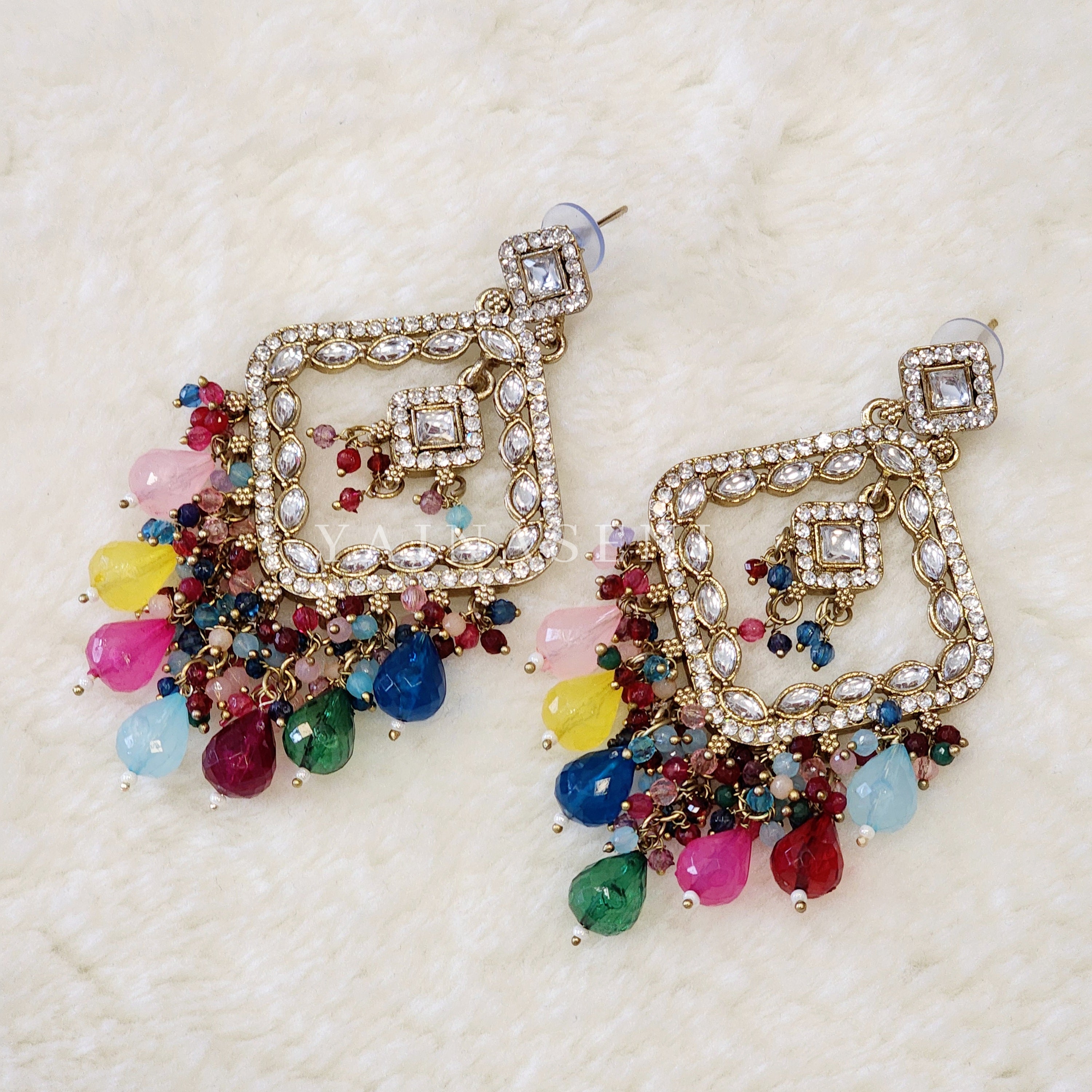 AASHVIKA earrings (Multicolour)