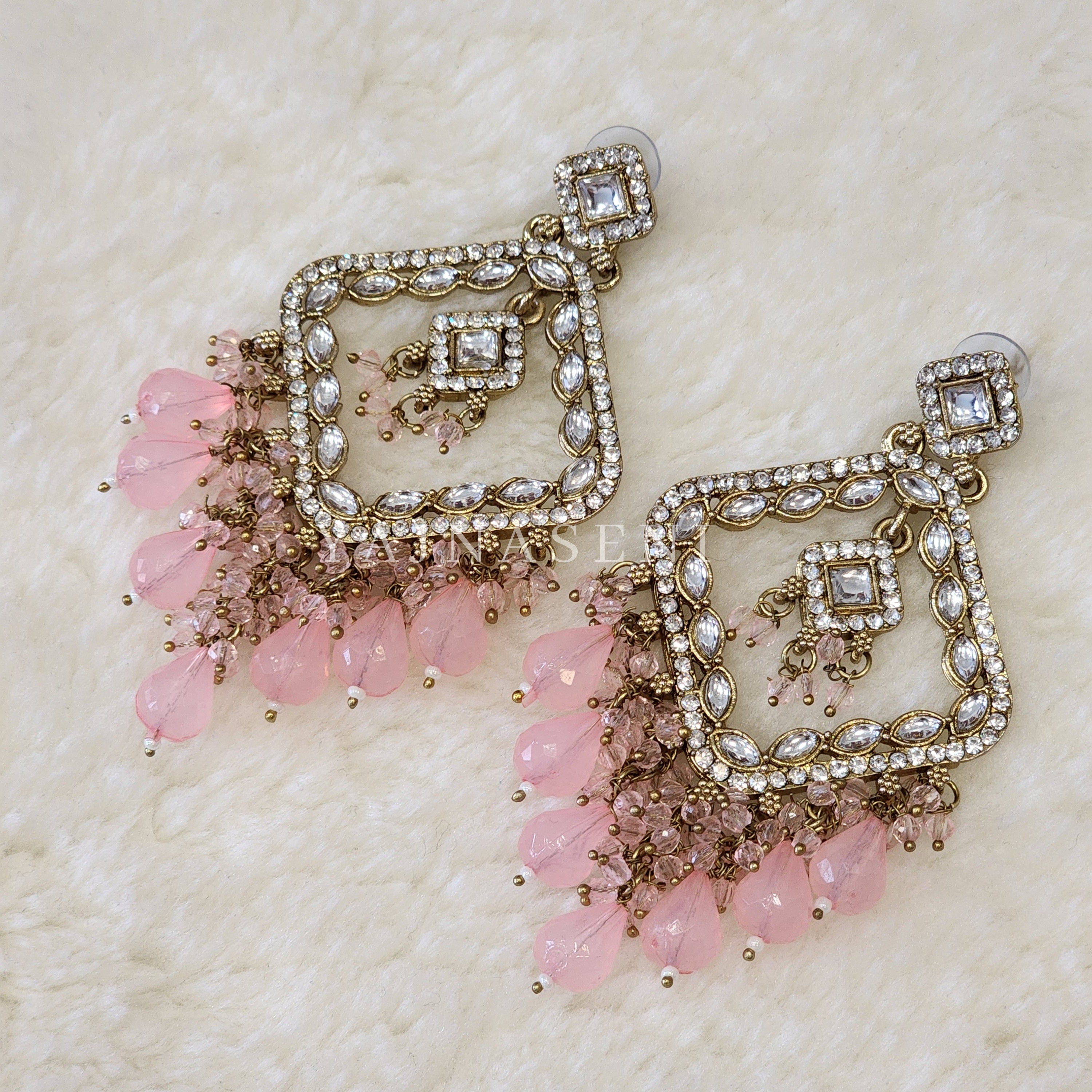 AASHVIKA earrings (Light Pink)