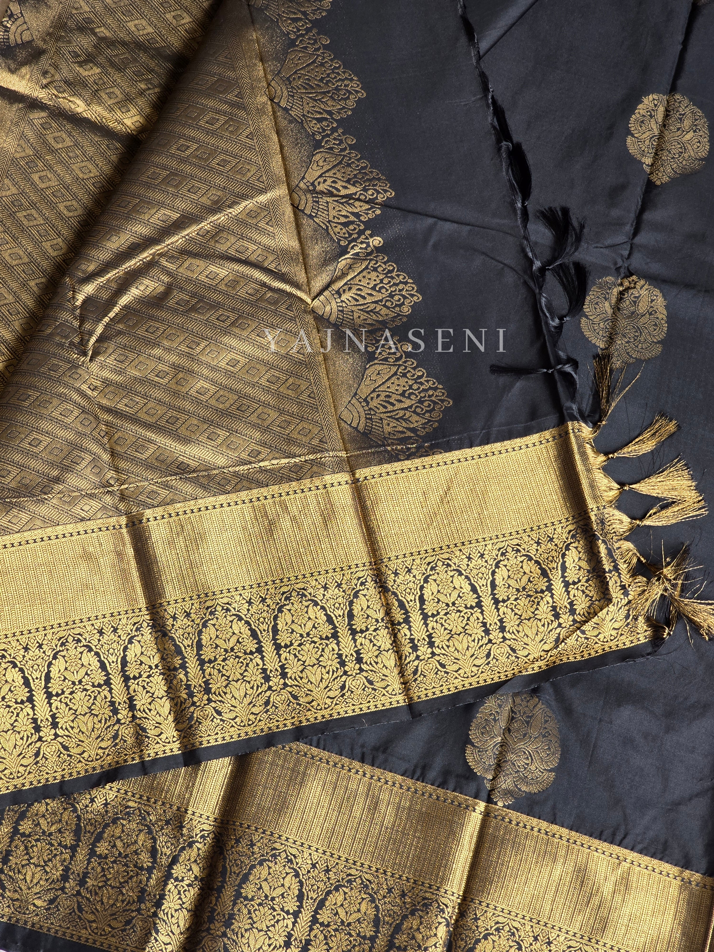 Monochrome Series : Semi Kanchi Silk Saree - Black