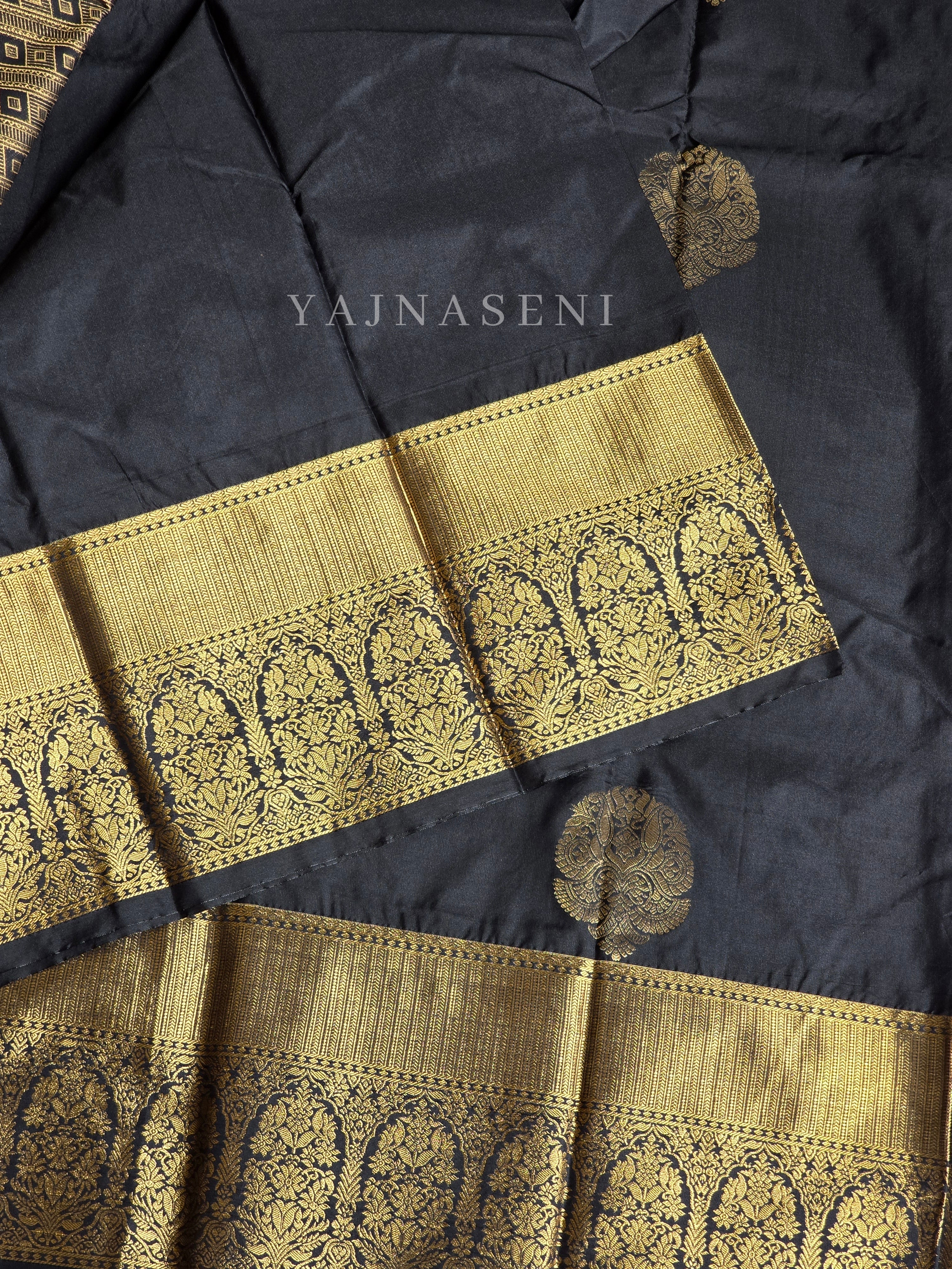 Monochrome Series : Semi Kanchi Silk Saree - Black