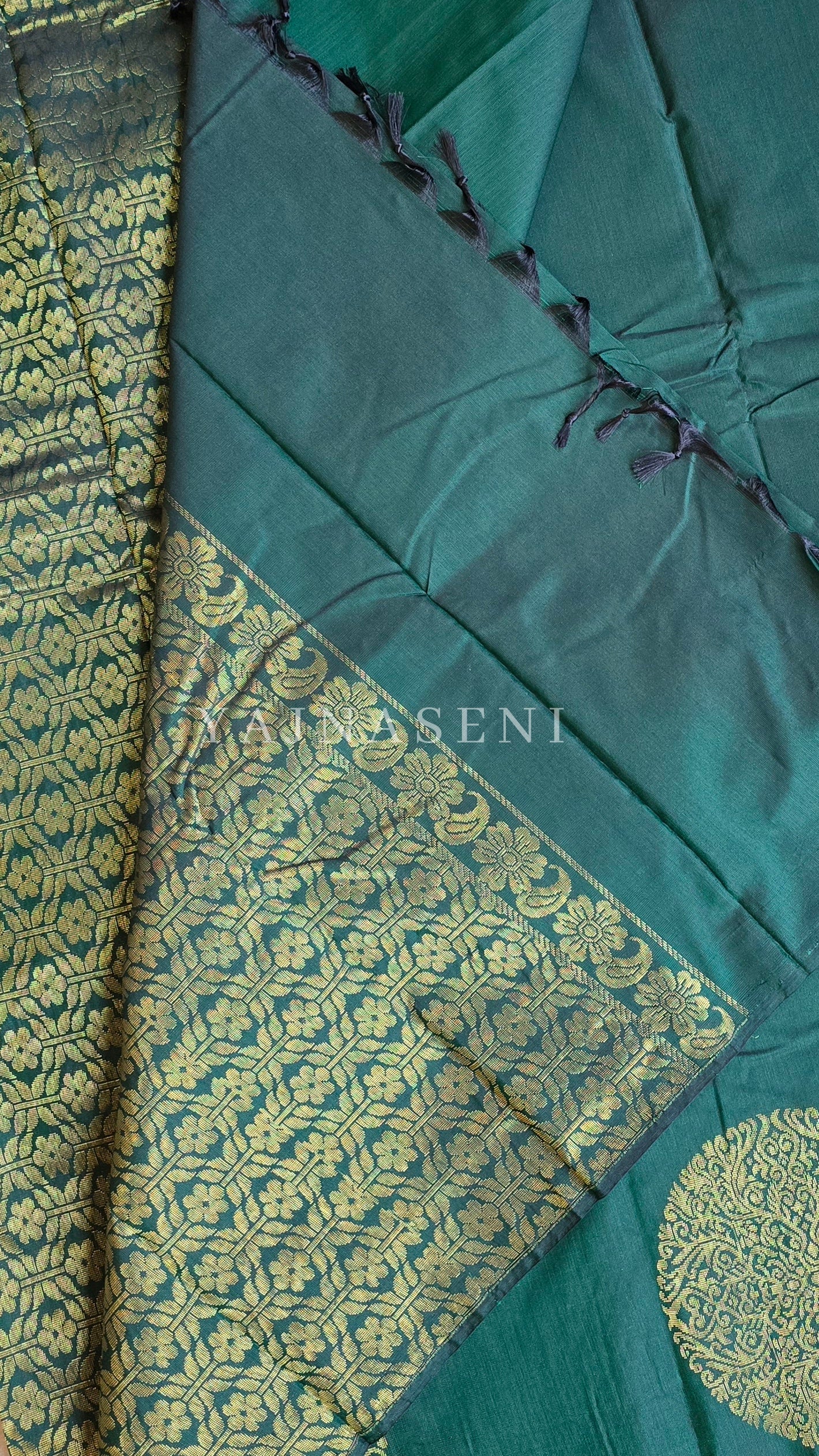 Soft Silk Borderless Mandala Saree - Emerald