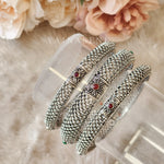 Load image into Gallery viewer, CHARVI - set of 3 bangles (silver)
