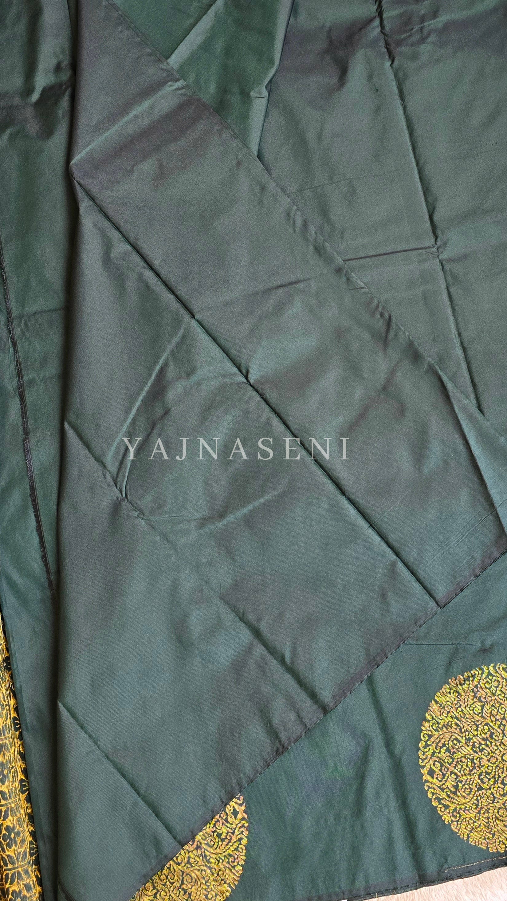 Soft Silk Borderless Mandala Saree - Timber Green