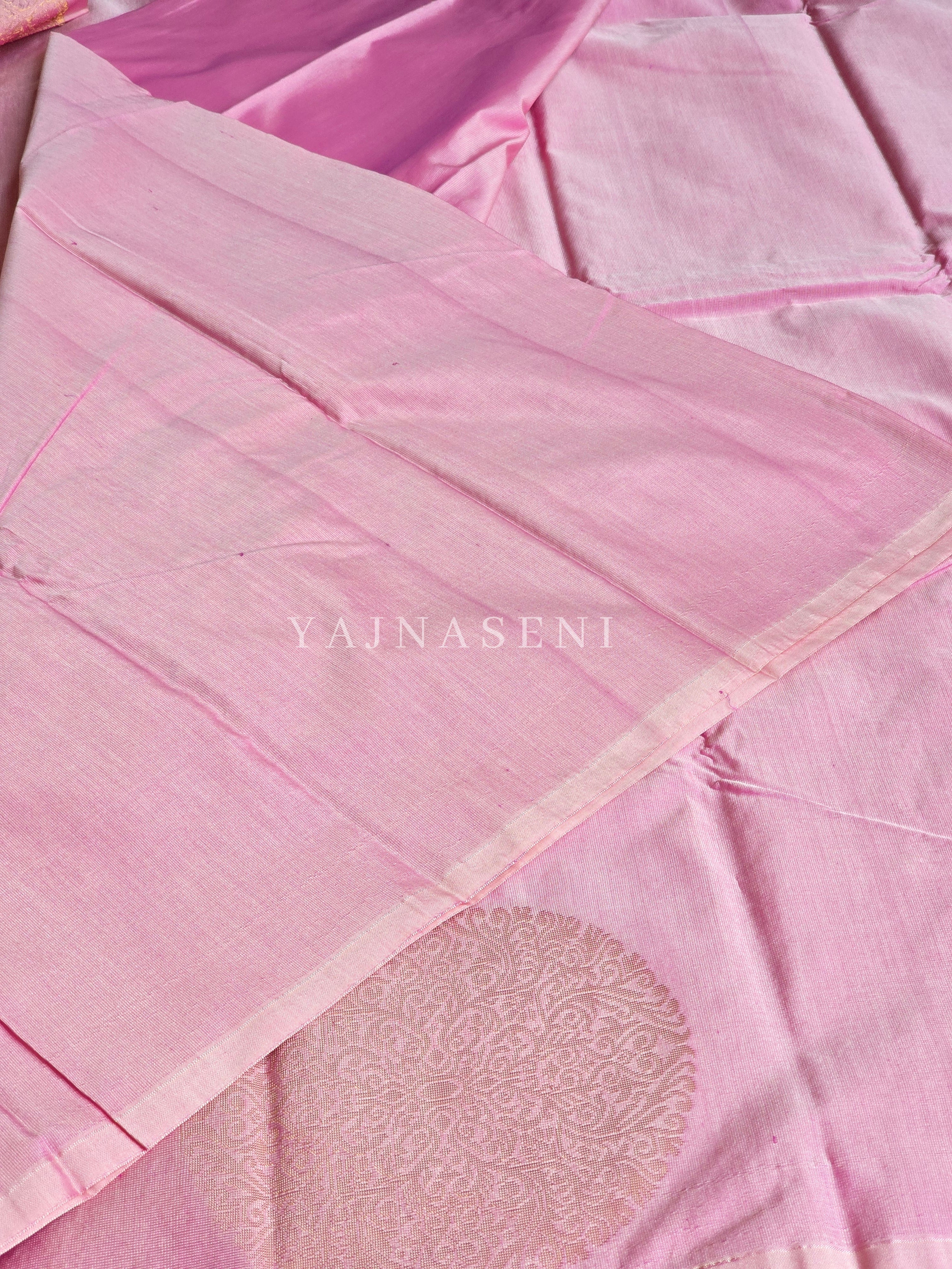 Soft Silk Borderless Mandala Saree - Soft Pink