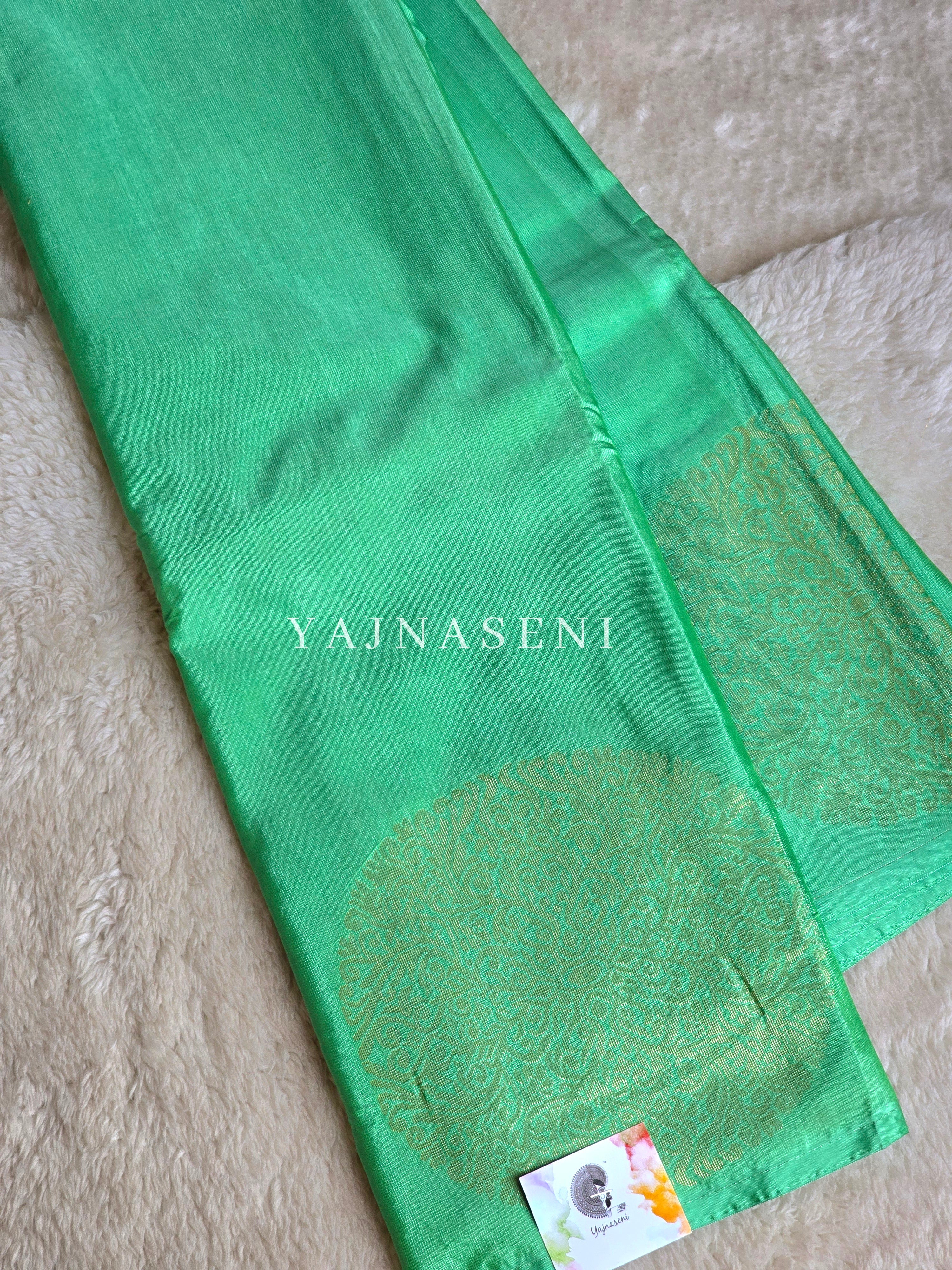 Soft Silk Borderless Mandala Saree - Spring Green