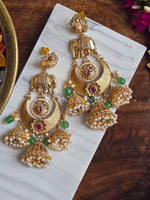 Load image into Gallery viewer, DIVARA earrings (Rani x Green)
