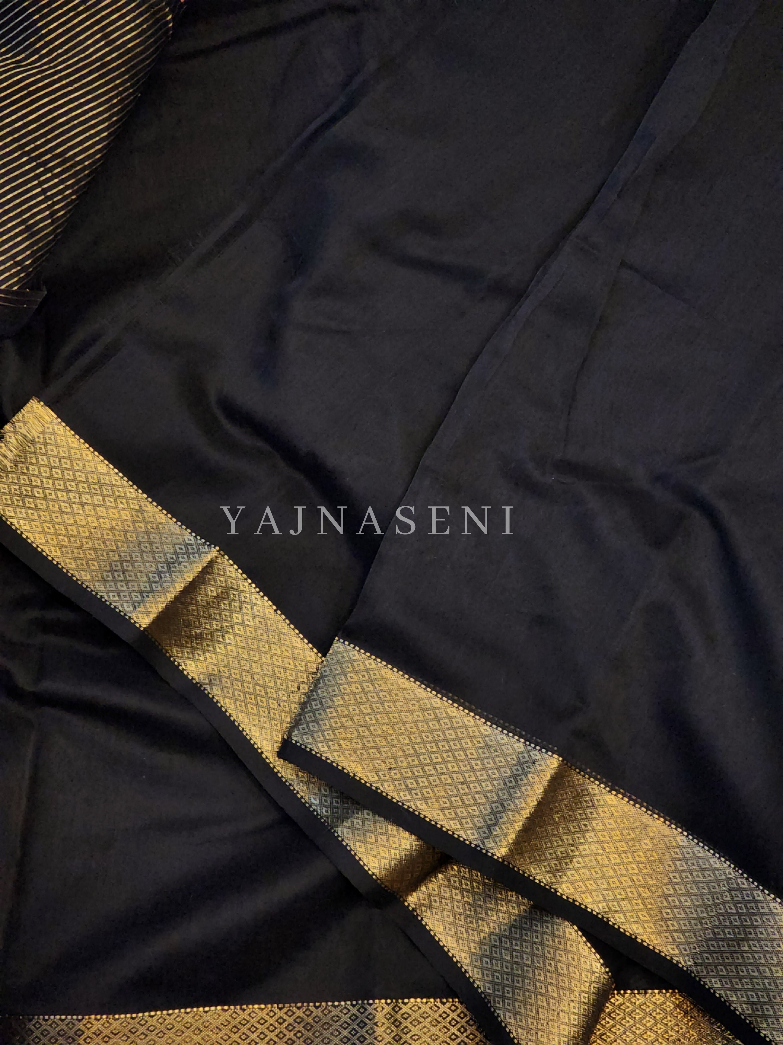 Maheswari Silk Cotton Saree - Black x Gold