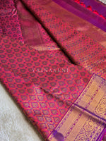 Load image into Gallery viewer, BYZANTINE - Pure Kanjivaram Silk Saree with Gold Zari
