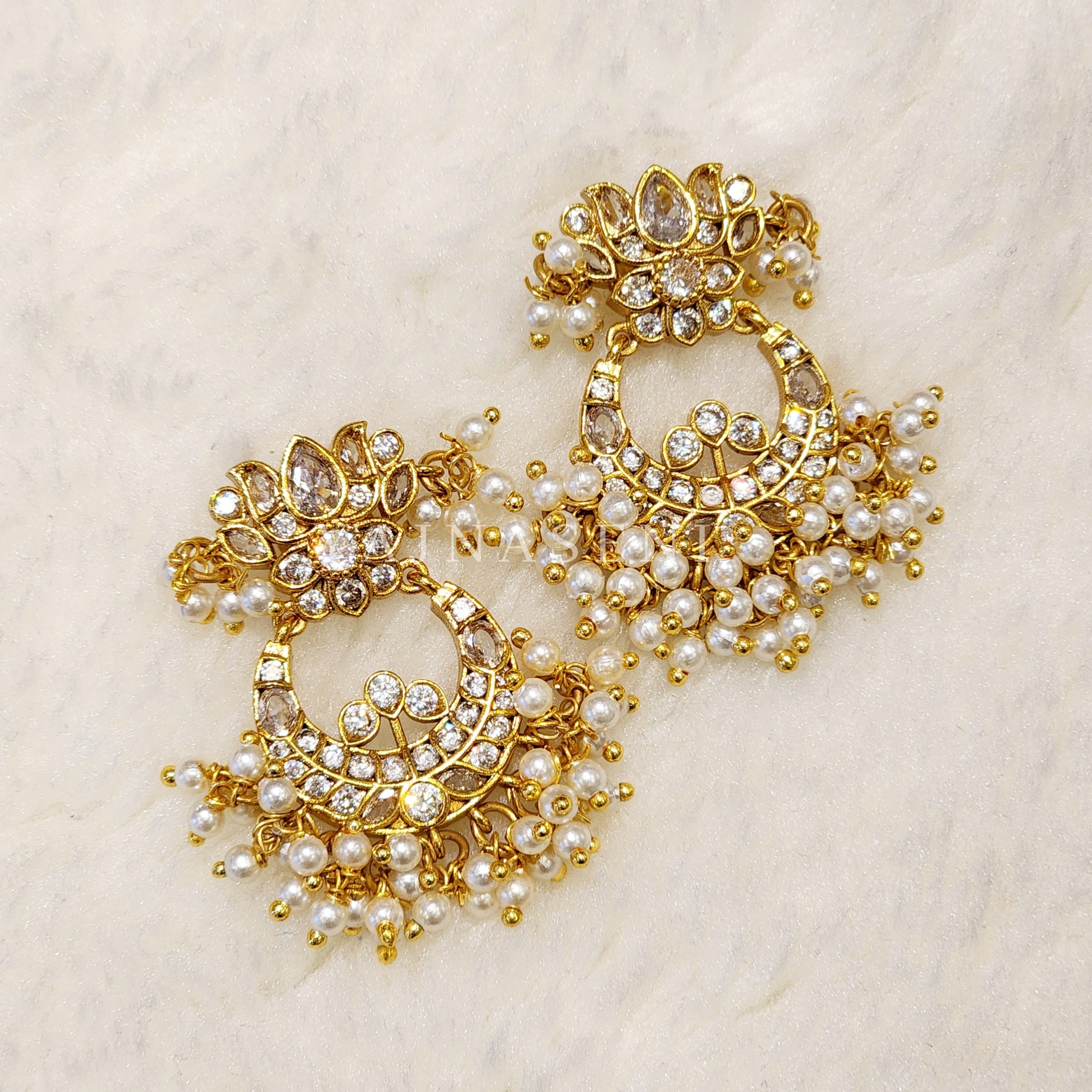 SARIKA earrings (White)