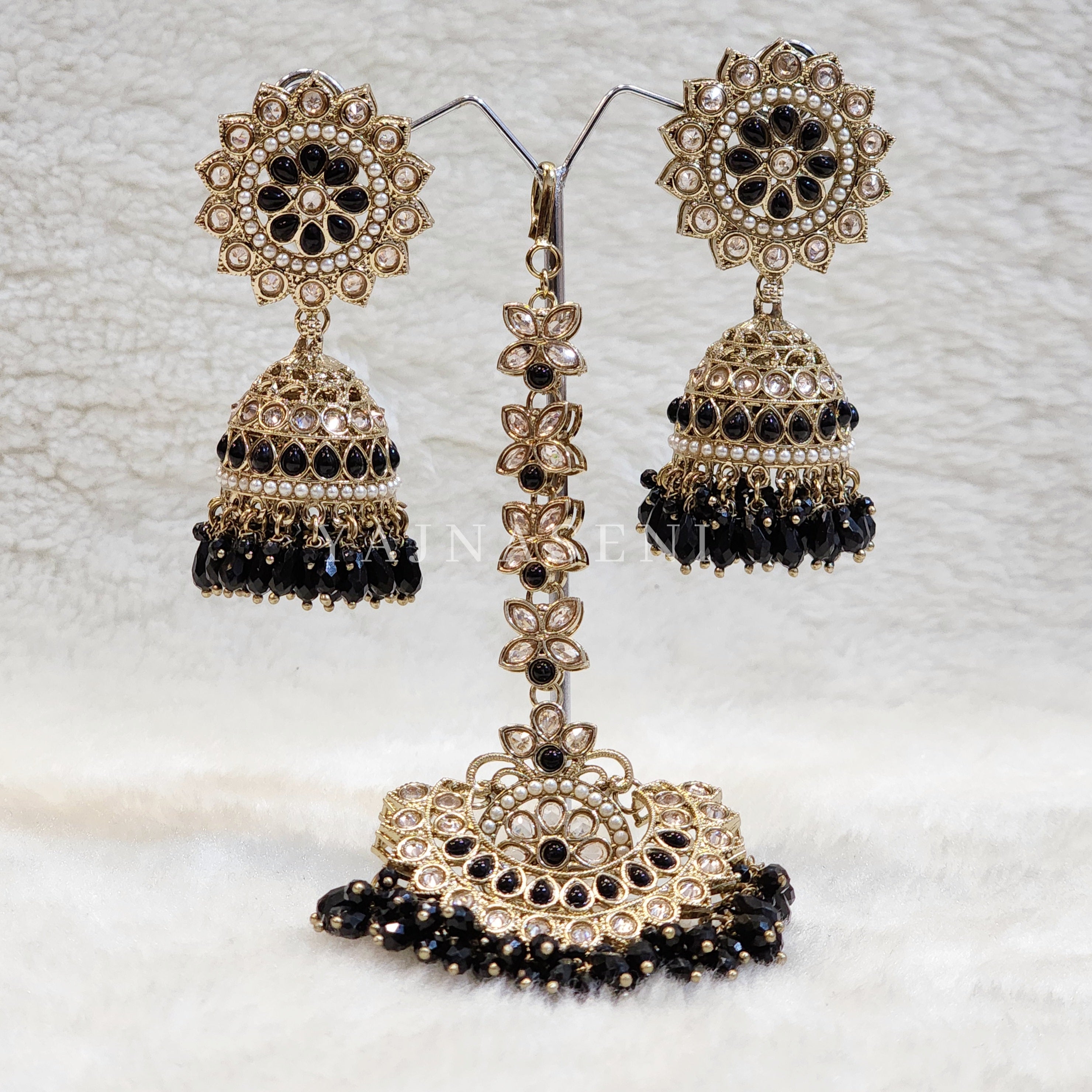 DHEERA earrings + tikka (Black)