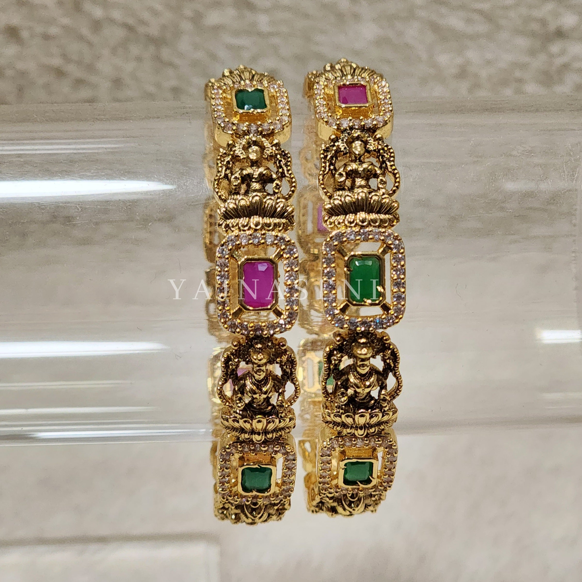DEVAKI - pair of bangles