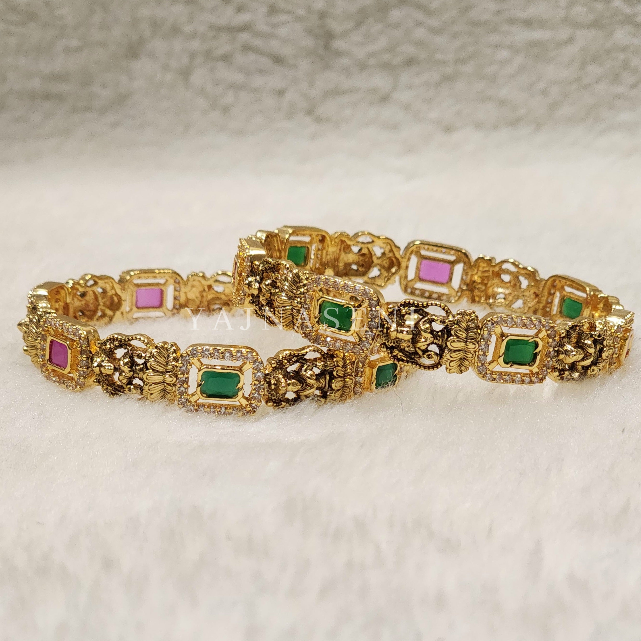 DEVAKI - pair of bangles