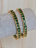 Load image into Gallery viewer, RITHIKA - pair of bangles (Green)
