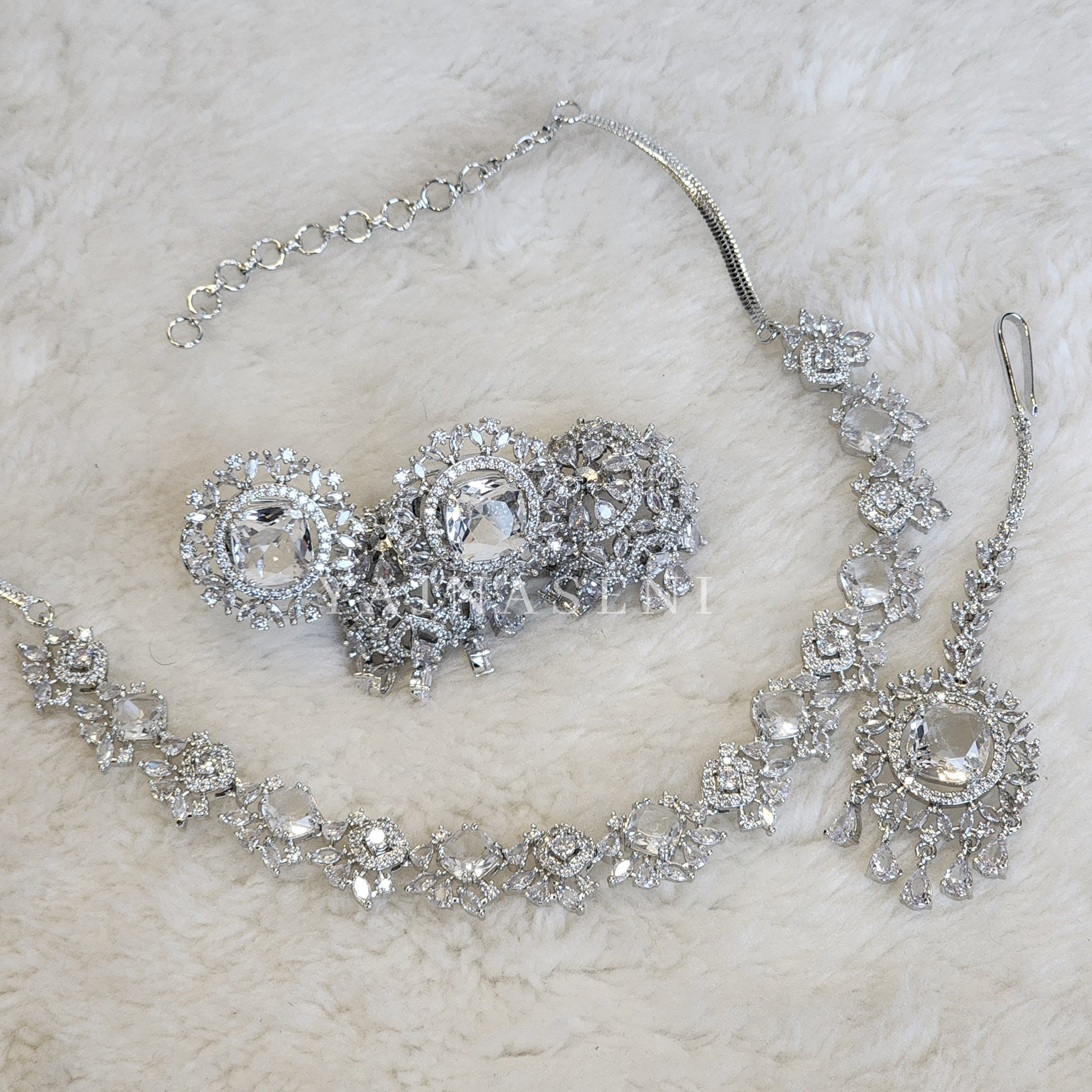 NADEESHA (Silver)