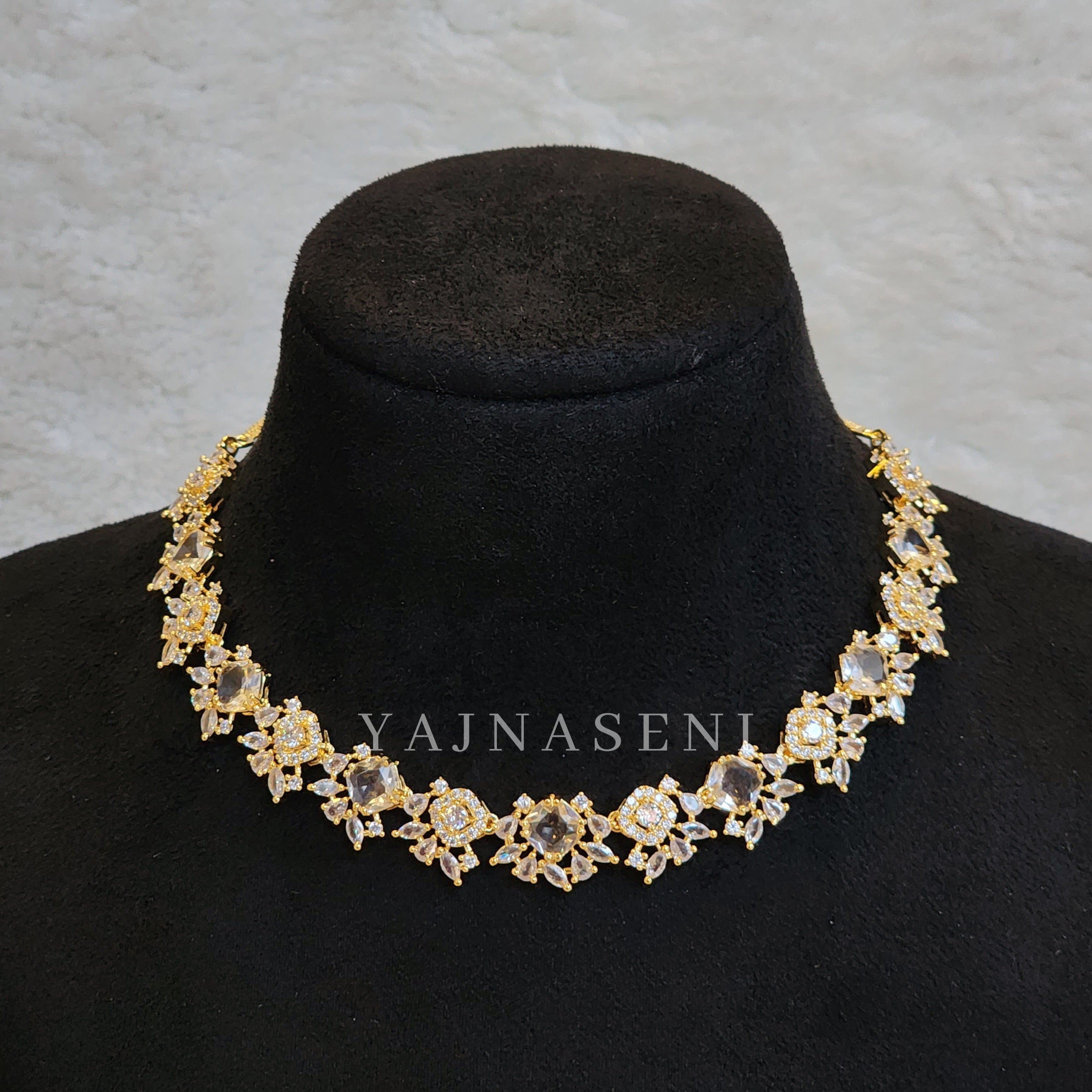 NADEESHA (Gold)