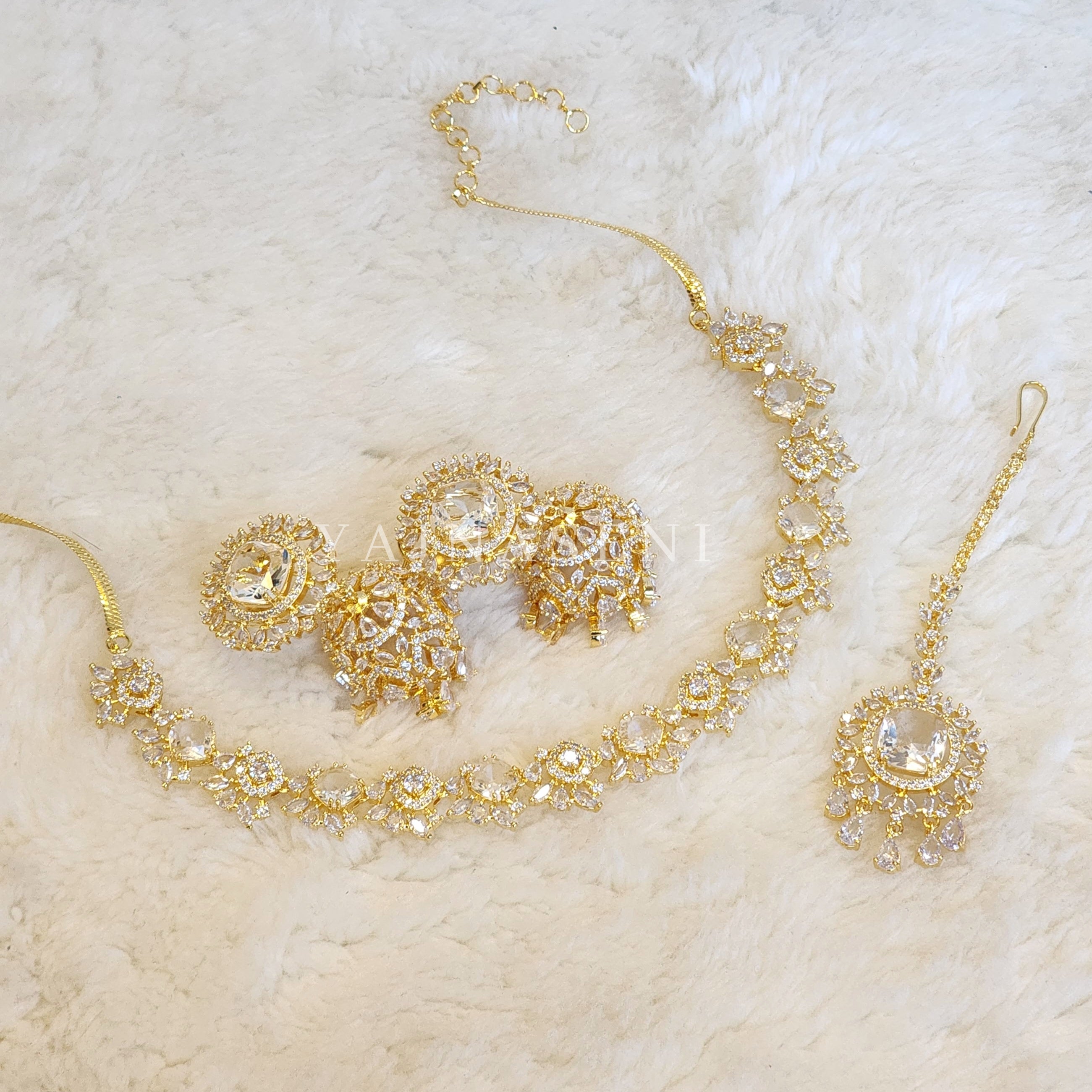 NADEESHA (Gold)