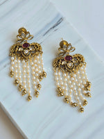Load image into Gallery viewer, ASHWINI earrings (Rani x White)
