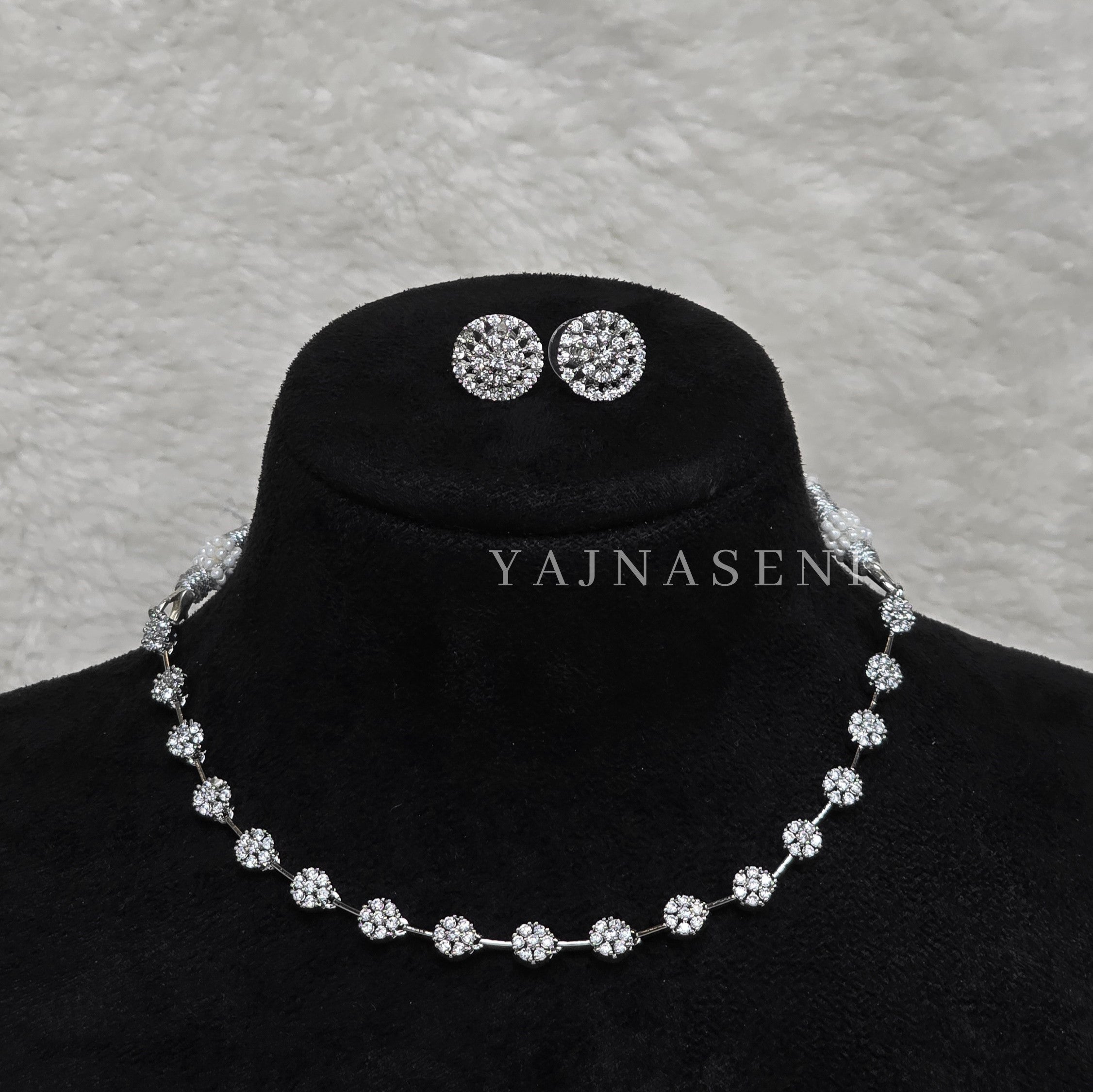 VAARA (Silver)