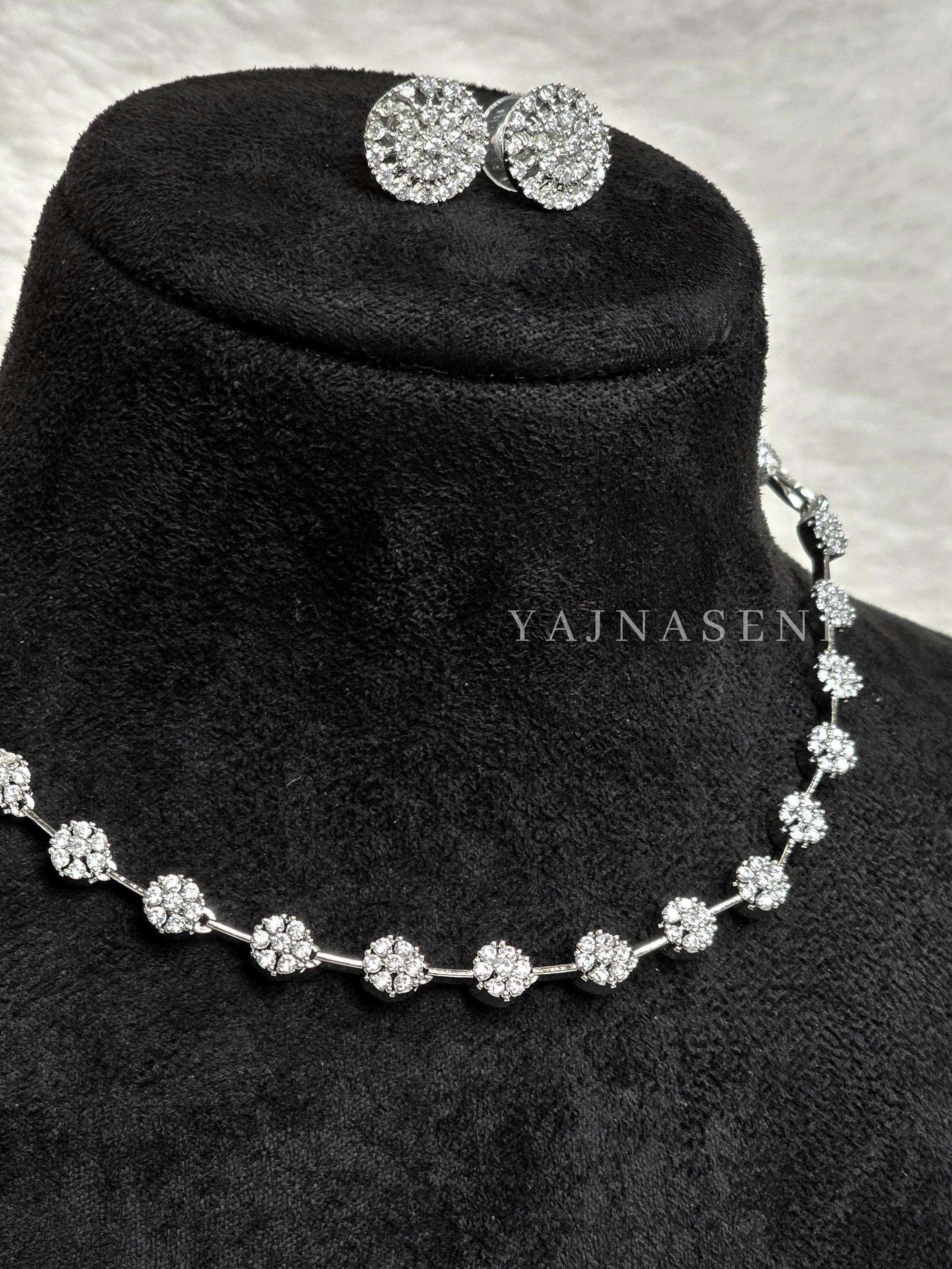 VAARA (Silver)