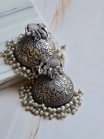 Load image into Gallery viewer, AASHNI Jhumkas
