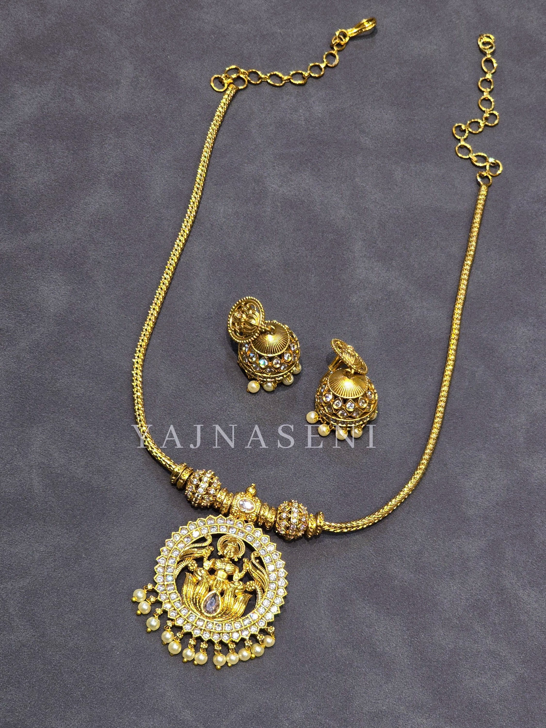 KAAVINI (White)