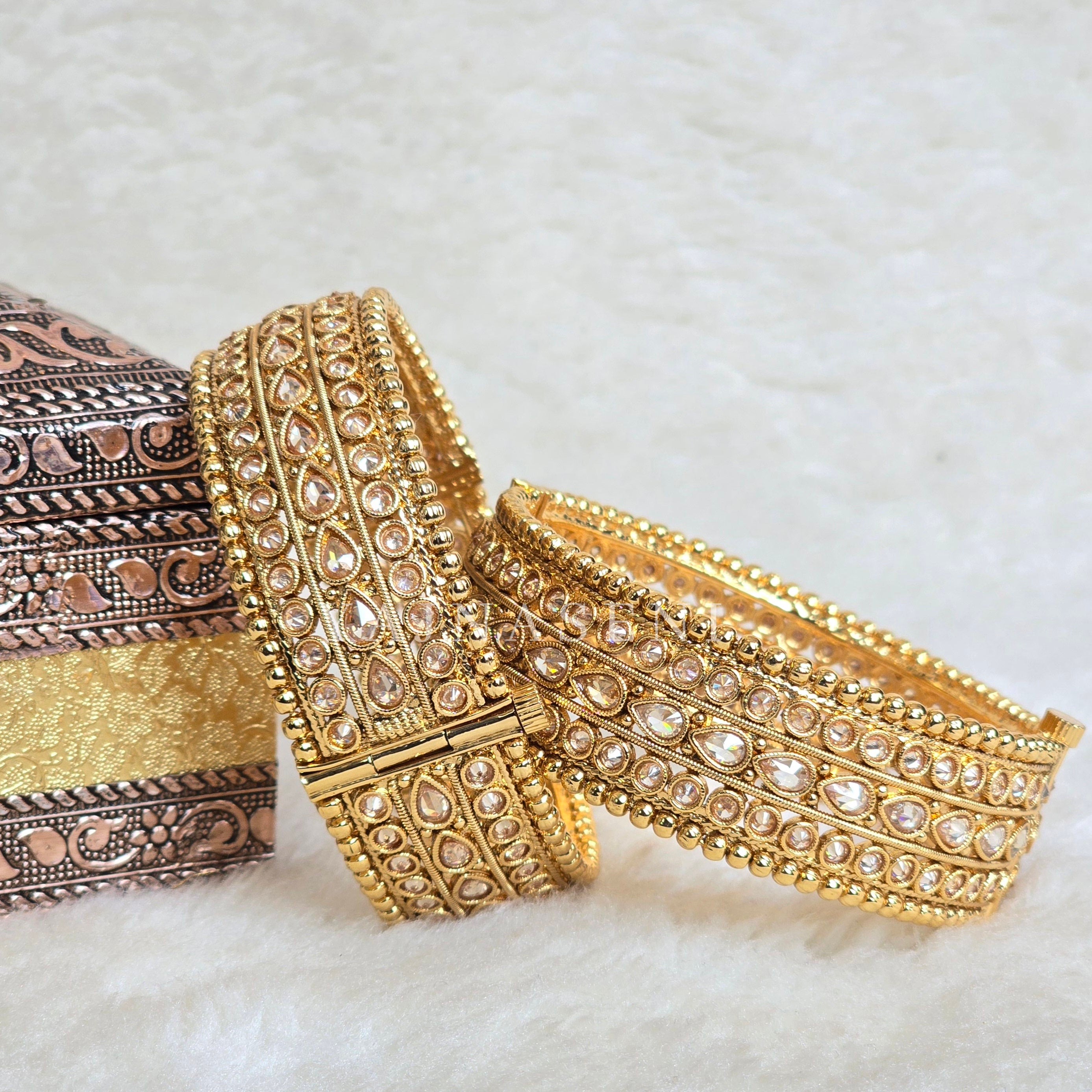 MEERA - pair of kada, screw type