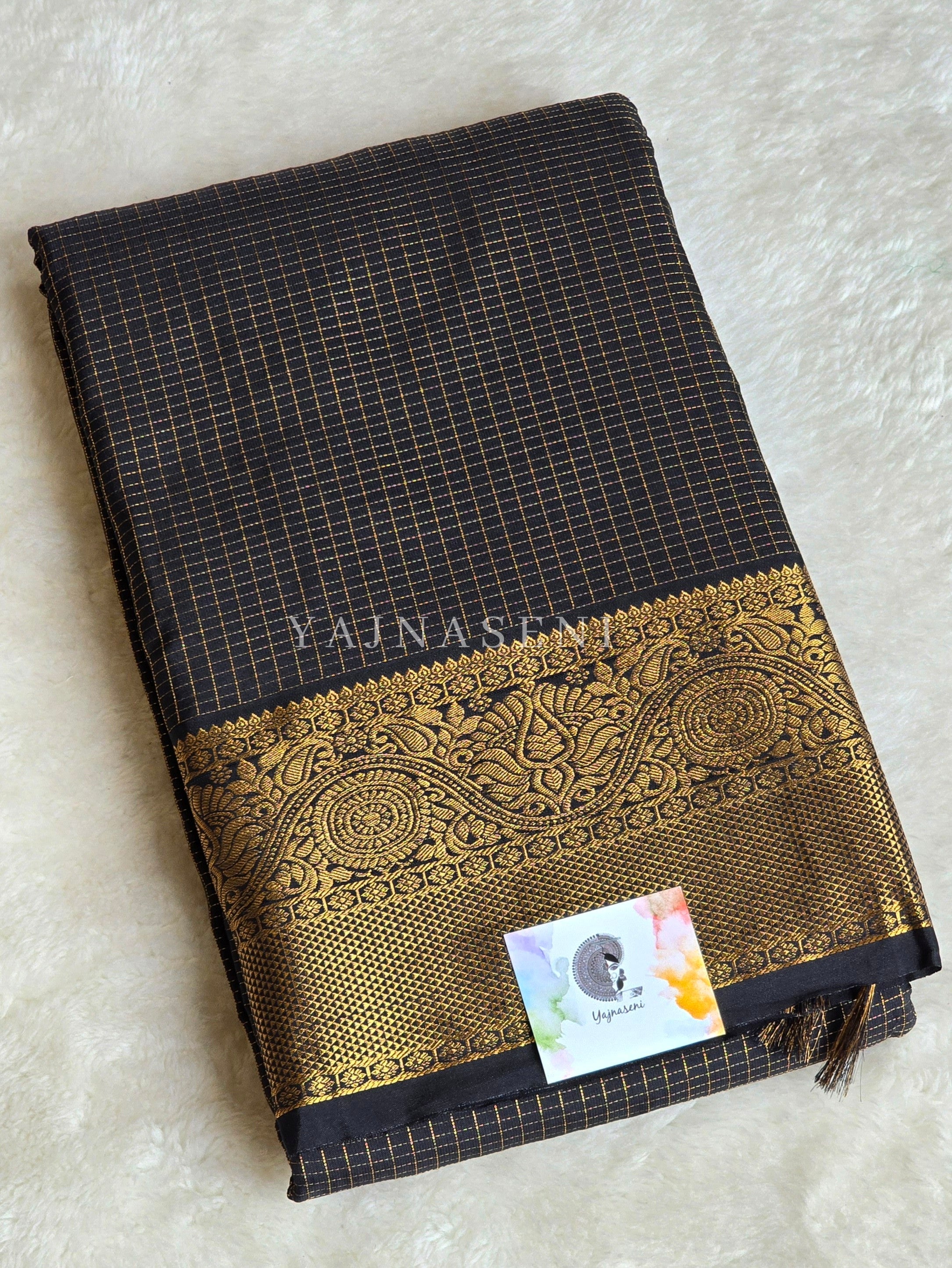 Vaira oosi x Checkered Saree - Black