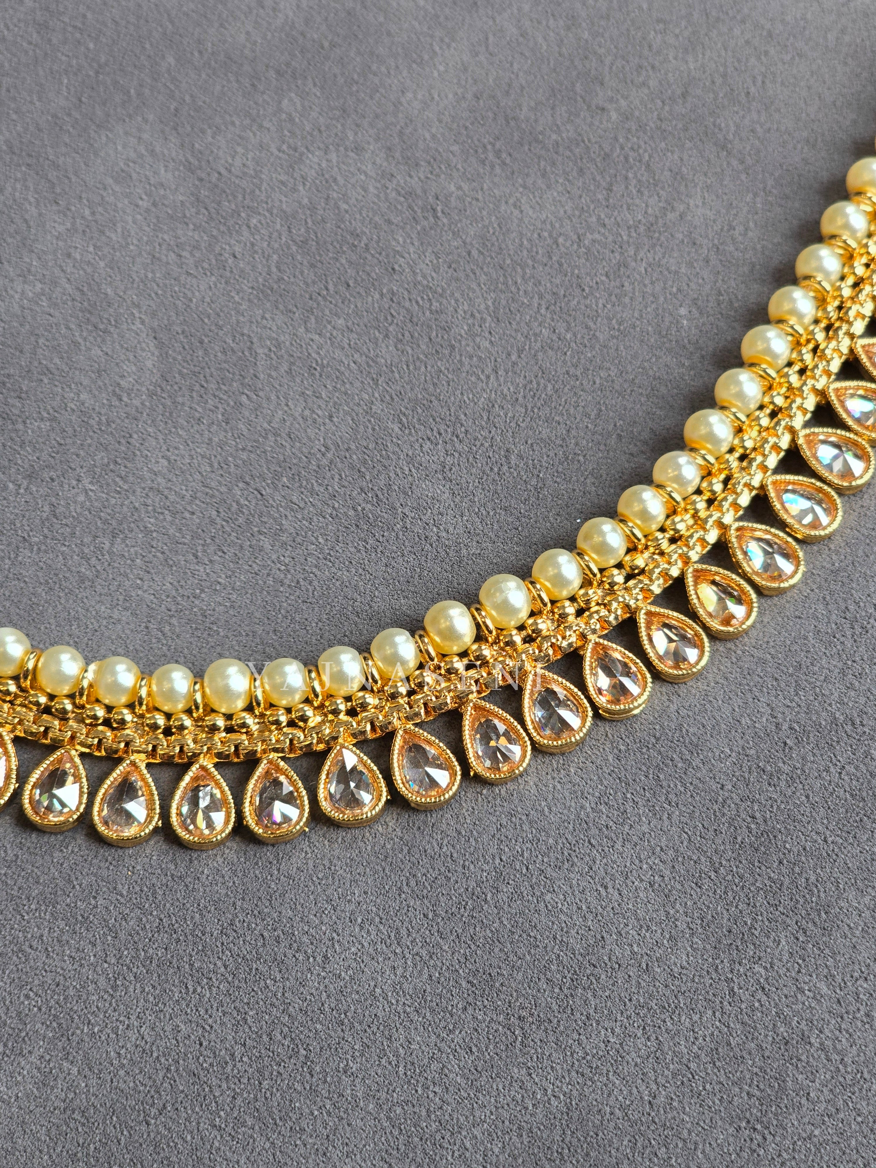 Hipchain - VARSHA (white pearls)
