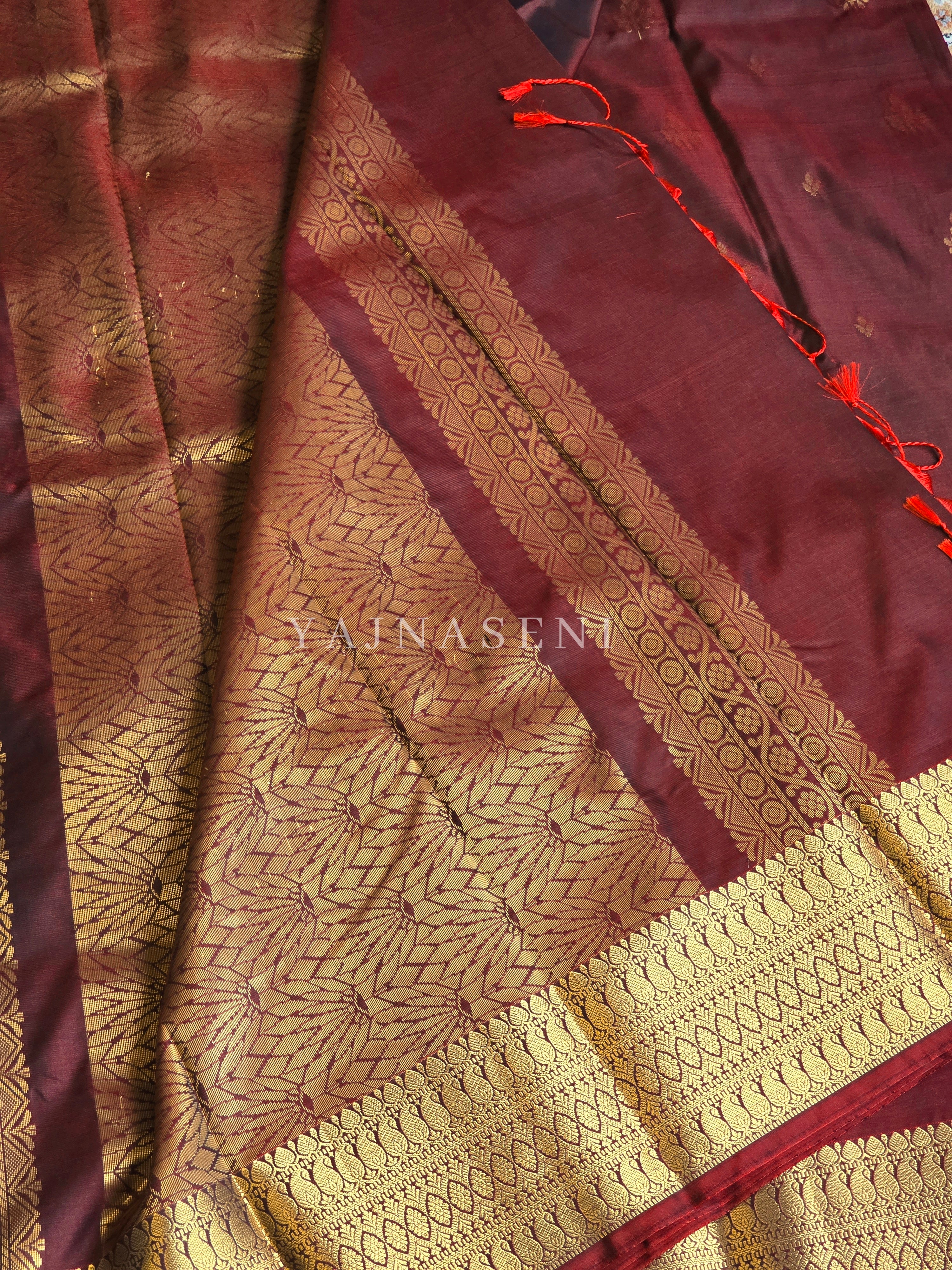 Dainty Motifs x Semi Soft Silk Saree - Maroon