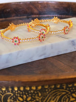Load image into Gallery viewer, DARSHA - pair of bangles
