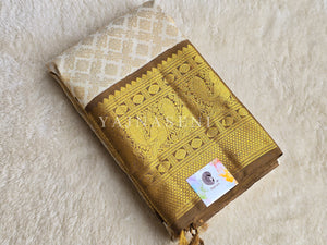 HENNA HAVEN - Pure Kanjivaram Silk Saree with Gold Zari