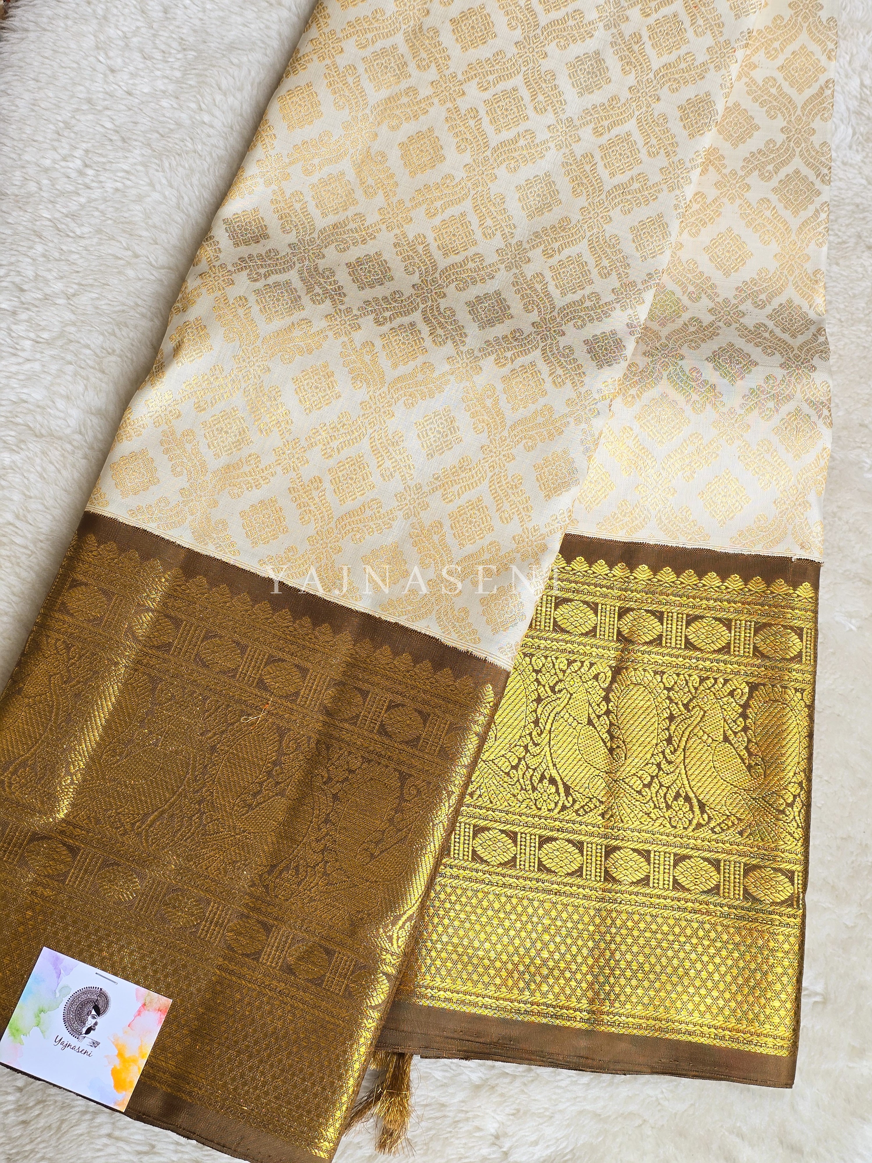 HENNA HAVEN - Pure Kanjivaram Silk Saree with Gold Zari