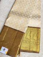 Load image into Gallery viewer, HENNA HAVEN - Pure Kanjivaram Silk Saree with Gold Zari
