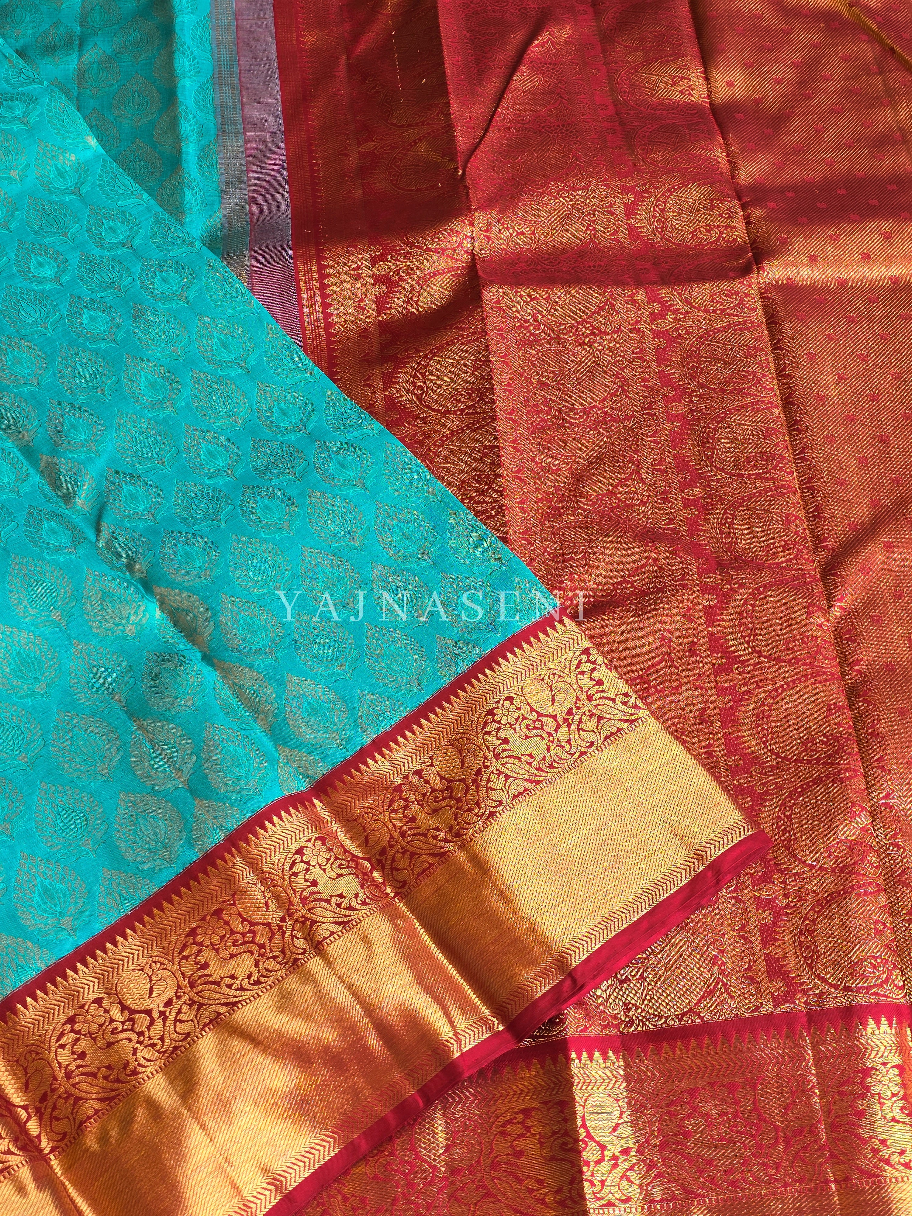MAJESTIC MIRAGE - Pure Kanjivaram Silk Saree with Gold Zari