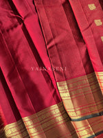 Load image into Gallery viewer, HERITAGE GROVE - Pure Kanjivaram Silk Saree with Gold Zari

