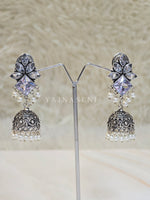 Load image into Gallery viewer, NIRA earrings (White)
